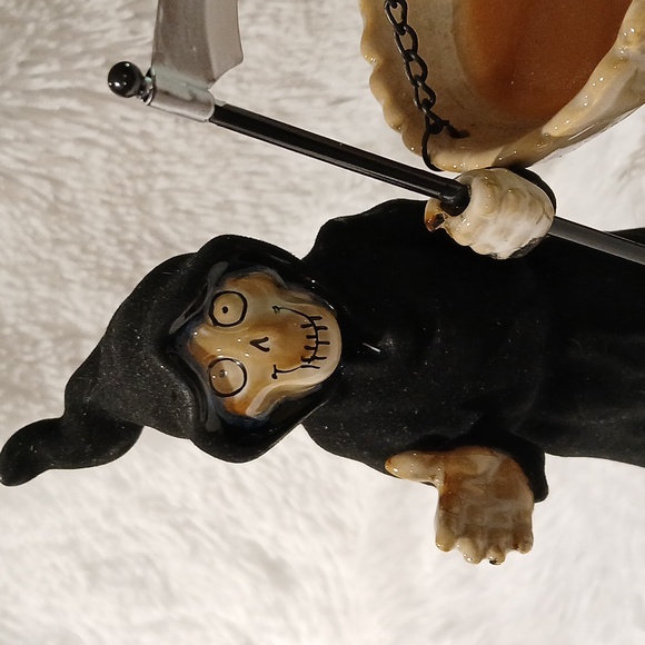 2011 Yankee Candle Boney Bunch Death Warmed Over Grim Reaper Tart Warmer.
